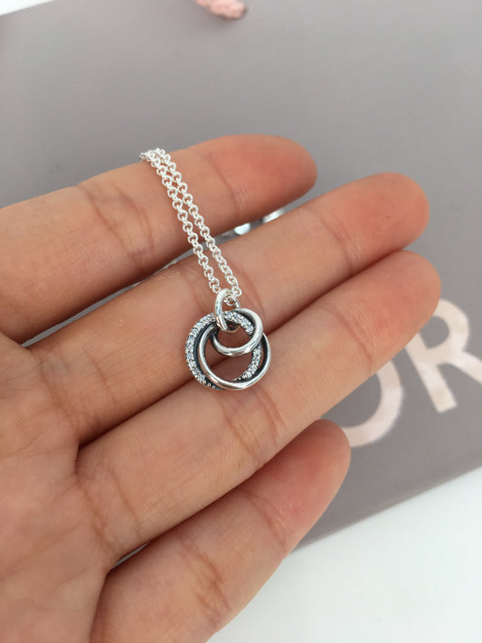 Colar com Pingente Família Sempre Cercado