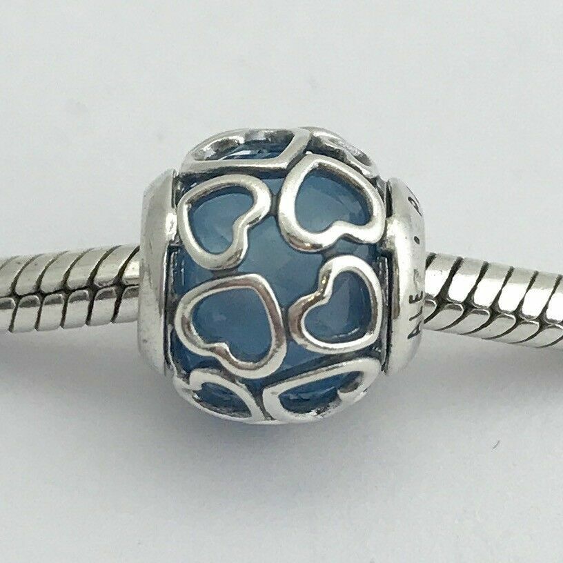 Charm Rodeado De Amor Azul