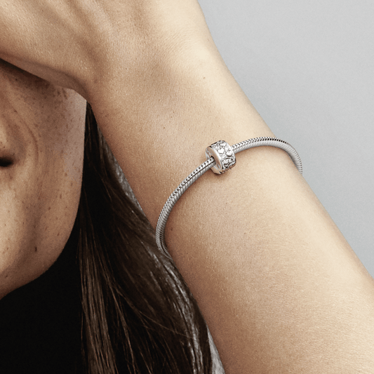 Charm Brilhante de Corações Infinitos