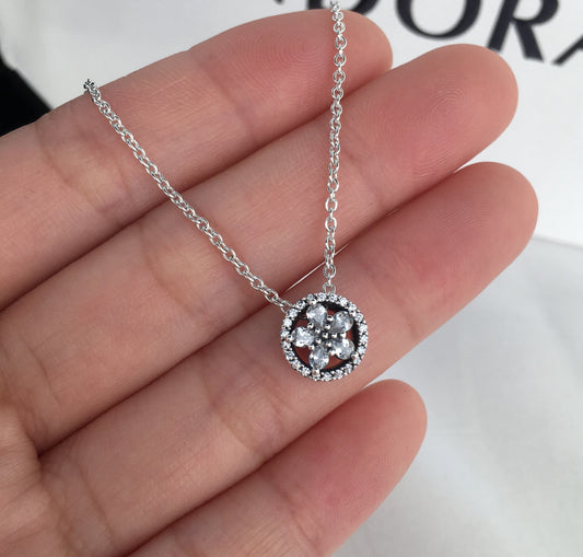 Colar de Flores Cintilantes