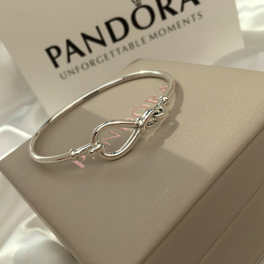 Pulseira Rígido Fecho Infinito Assimétrico