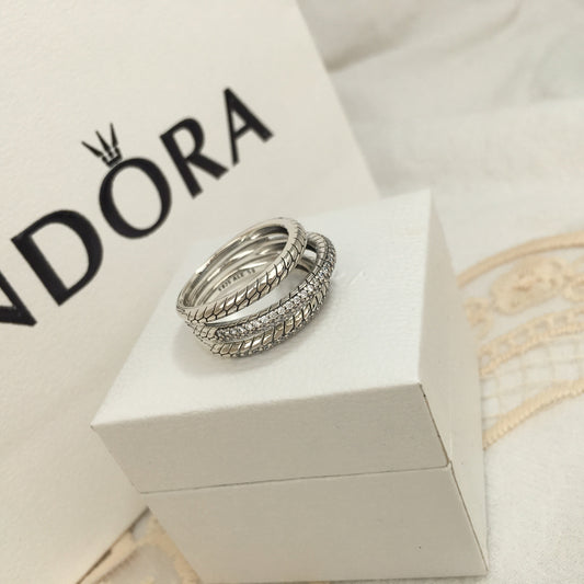 Anel Triplo Em Trama Em Pavé