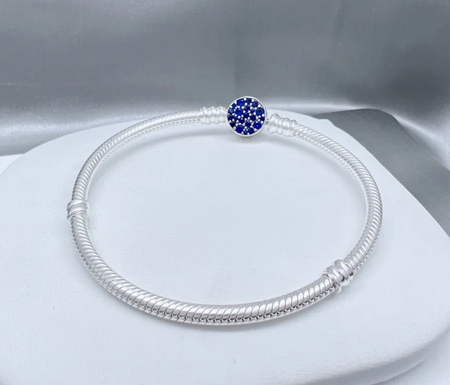 Pulseira de Corrente com Fecho de Disco Azul Brilhante