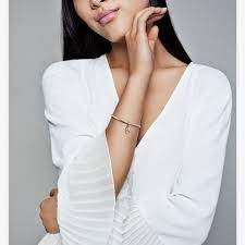 Charm Pendurado com Buquê de Flores Margaridas