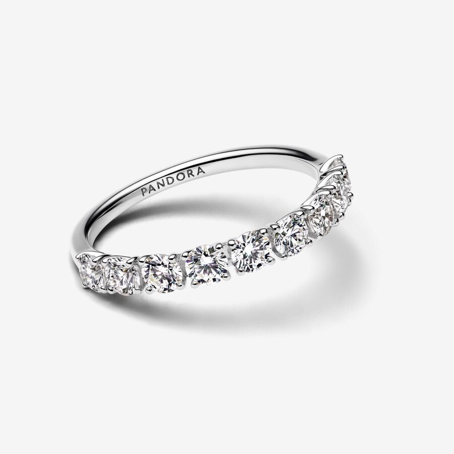 Anel de Banda Radiante com Moissanite