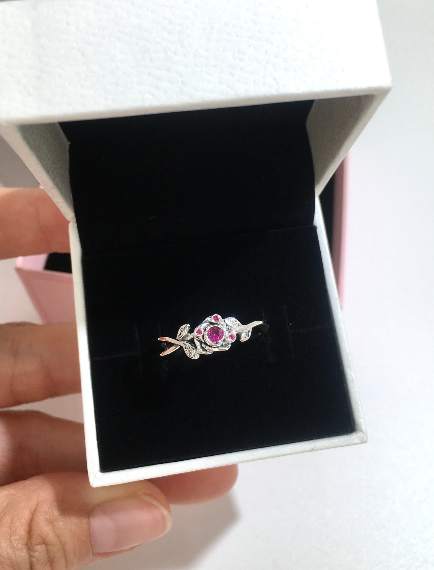 Anel Rosa – A Bela e a Fera