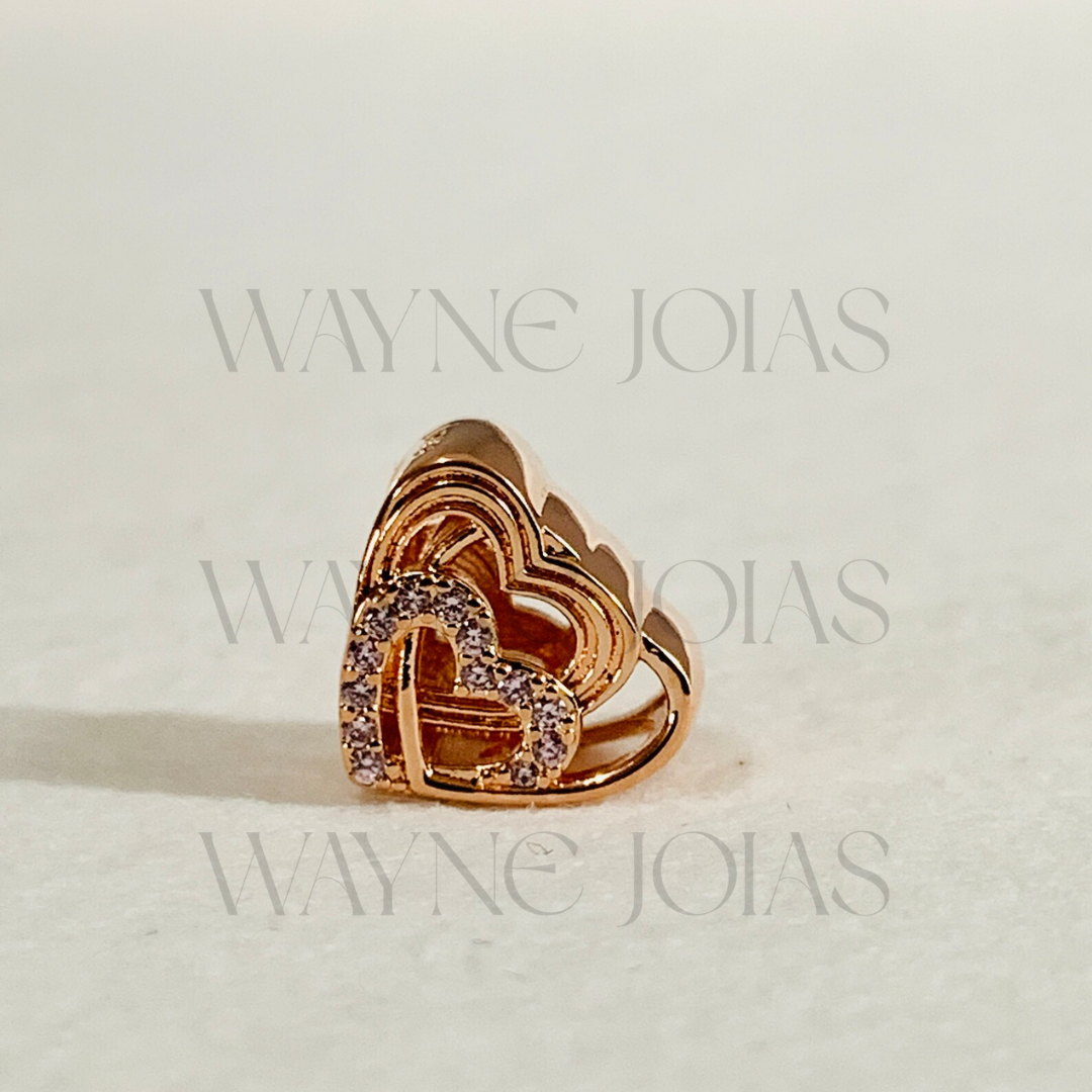 Charm Amuleto de corações de amor entrelaçados