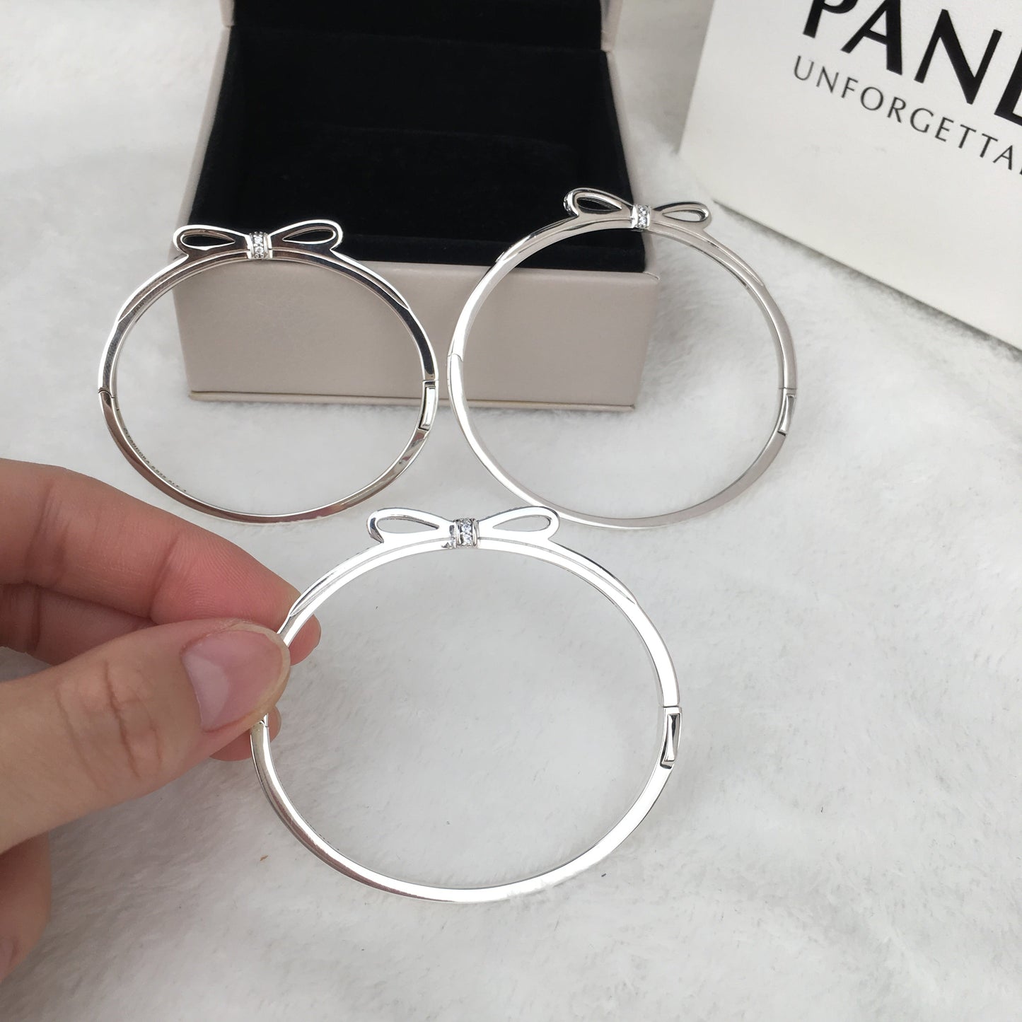 Pulseira Rígido Laço Brilhante