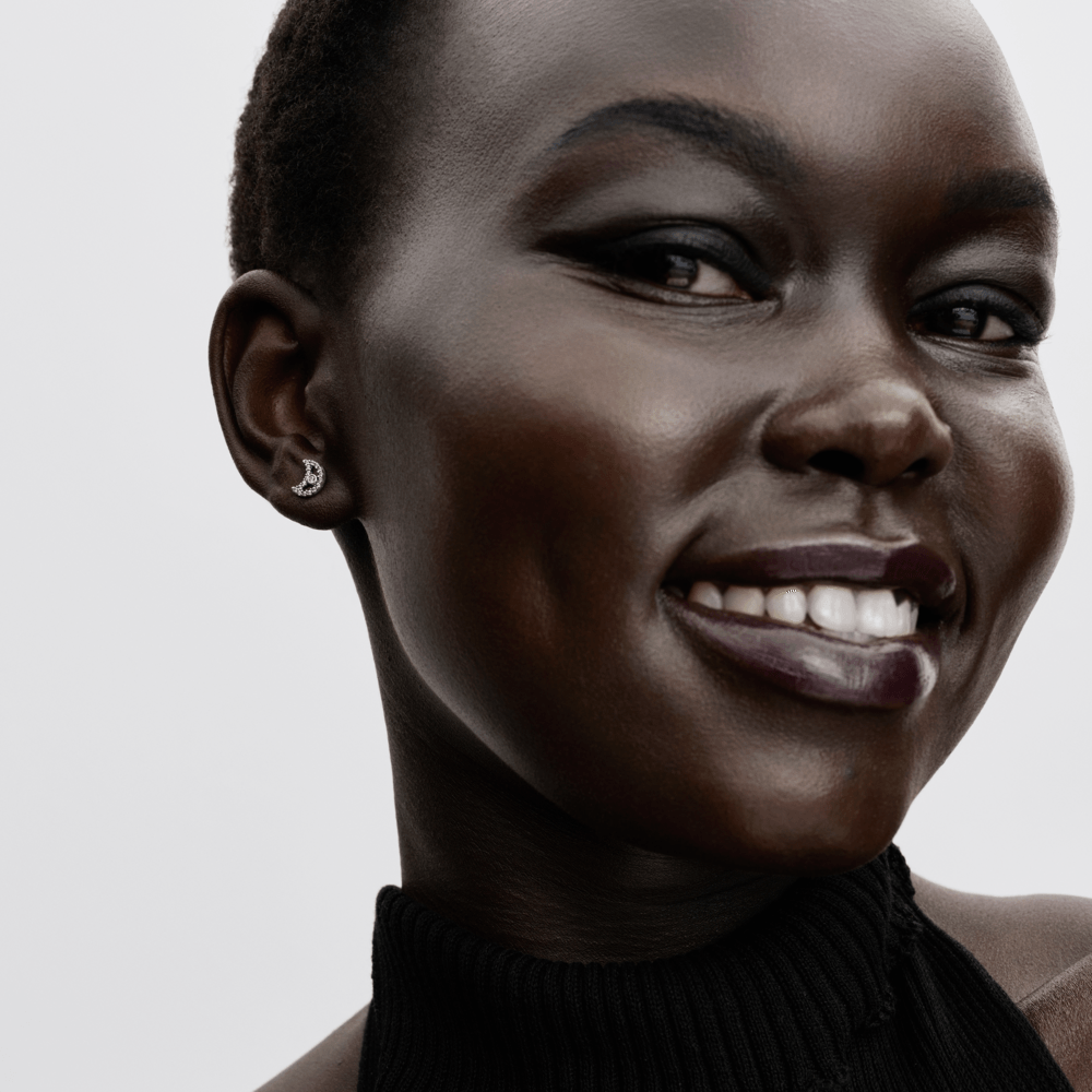 Brinco De Prata Pequena Lua Brilhante