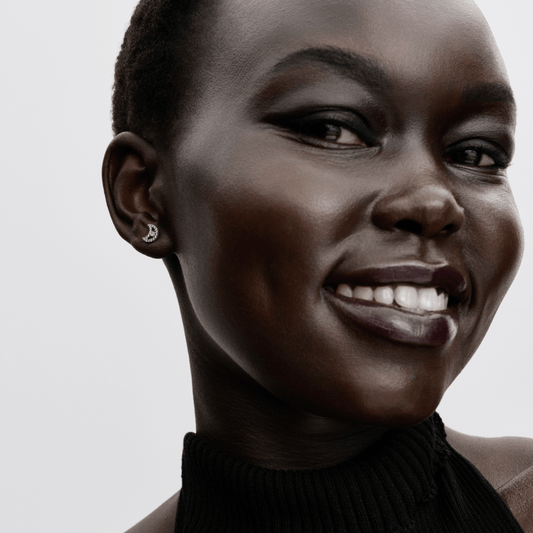 Brinco De Prata Pequena Lua Brilhante