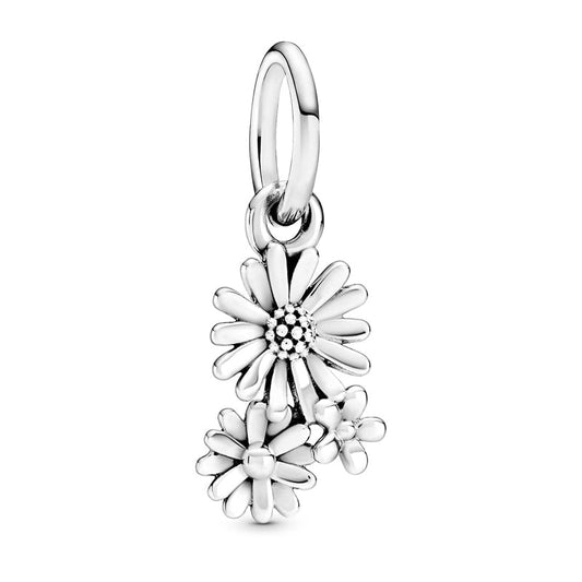 Charm Pendurado com Buquê de Flores Margaridas